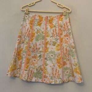 Janeville white with peach flowers and ribbon skirt Size 4 Fully lined